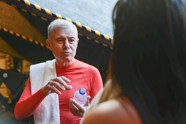 “Completamente equivocado”: Flávio rebate fala de Figueiredo de que mulheres votam mal