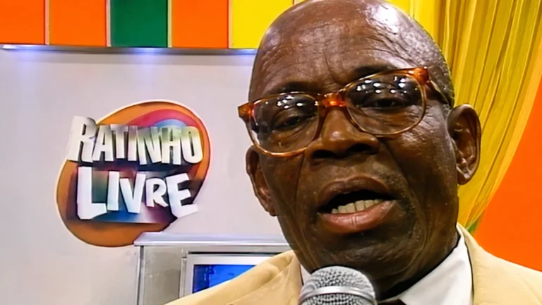 Morre Azulão, ex-assistente de palco de Ratinho, aos 95 anos