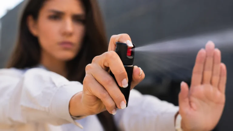 Spray de pimenta para mulheres passa a ser permitido