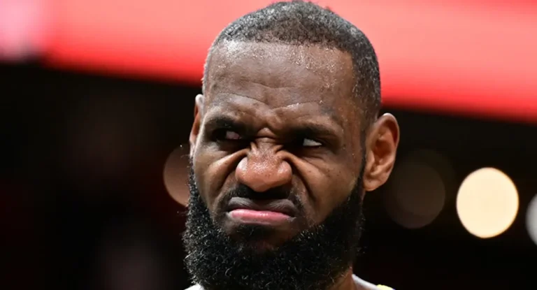 LeBron James troca os Lakers pelo 76ers em decisão que muda o cenário da NBA