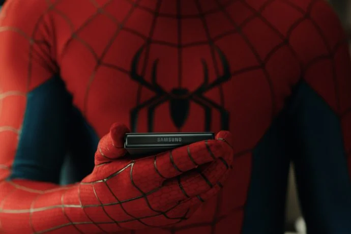 Samsung aposta em Homem-Aranha para promover Galaxy Z e anuncia Jacob Batalon como embaixador
