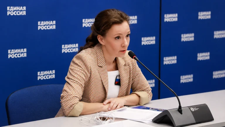Deputada russa afirma que crianças ucranianas estariam sendo negociadas na dark web; acusação amplia tensão entre Moscou e Kiev