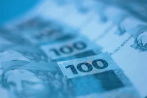 Pix muda hábitos no Brasil e dinheiro em espécie cai para apenas 12% nos pontos de venda