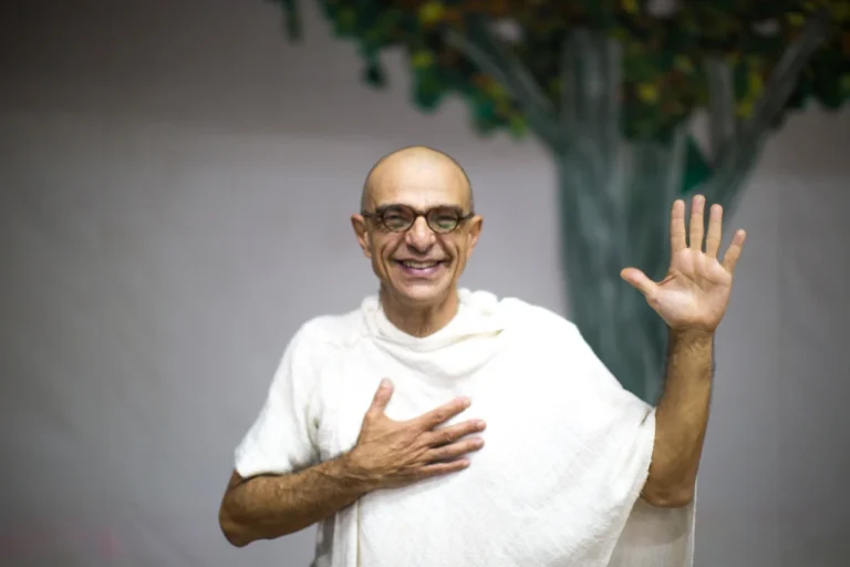 Ator de Caminho das Índias, João Signorelli, morre aos 69 anos em São Paulo