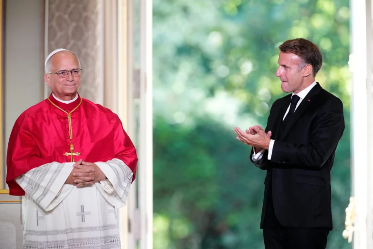 Papa Leão XIV alerta para futuro dominado por IA durante visita à França